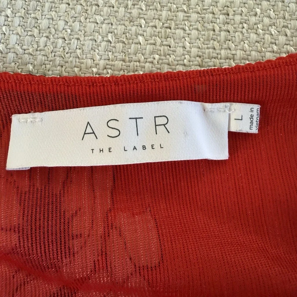 ASTR the Label Puff Sleeve Bubble Hem Blouse Red Floral Women's Size Large